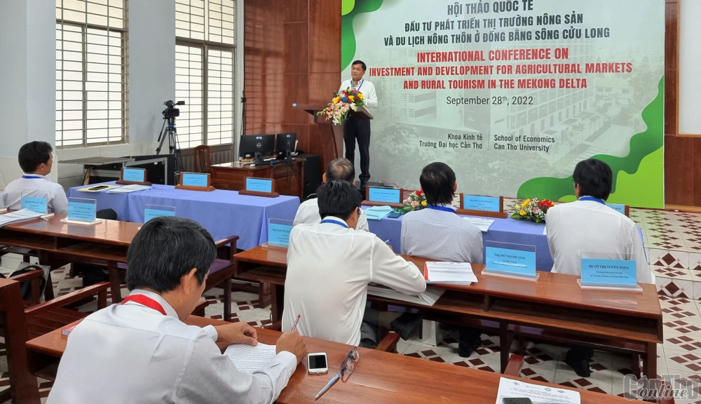 Phó Chủ tịch UBND TP Cần Thơ Nguyễn Văn Hồng phát biểu tại hội thảo.