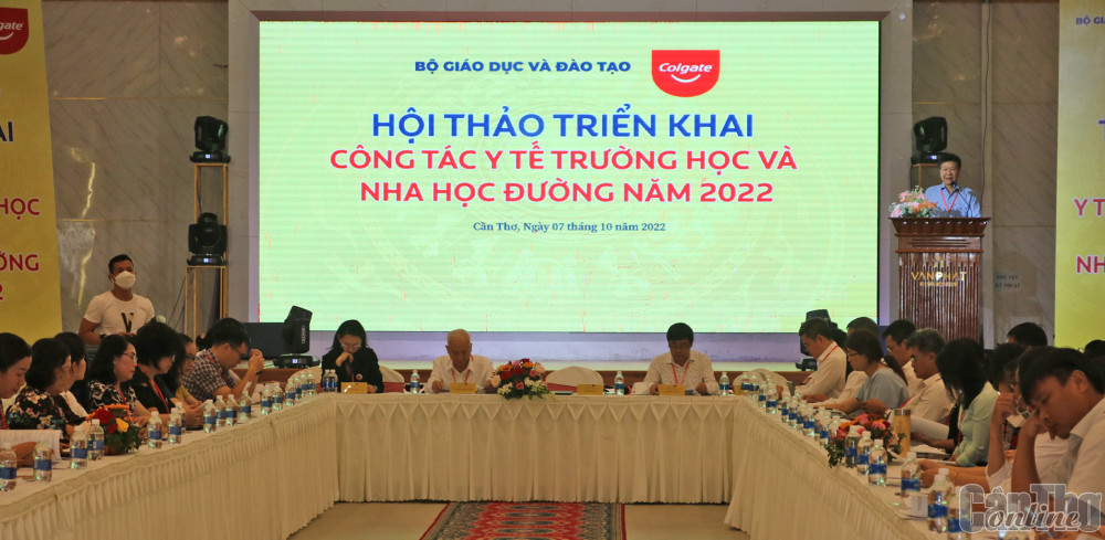 Các đại biểu tham dự hội nghị.