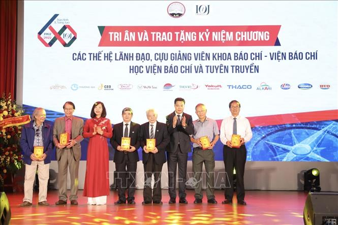 Viện Báo chí thuộc Học viện Báo chí và Tuyên truyền kỷ niệm 60 năm ngày truyền thống