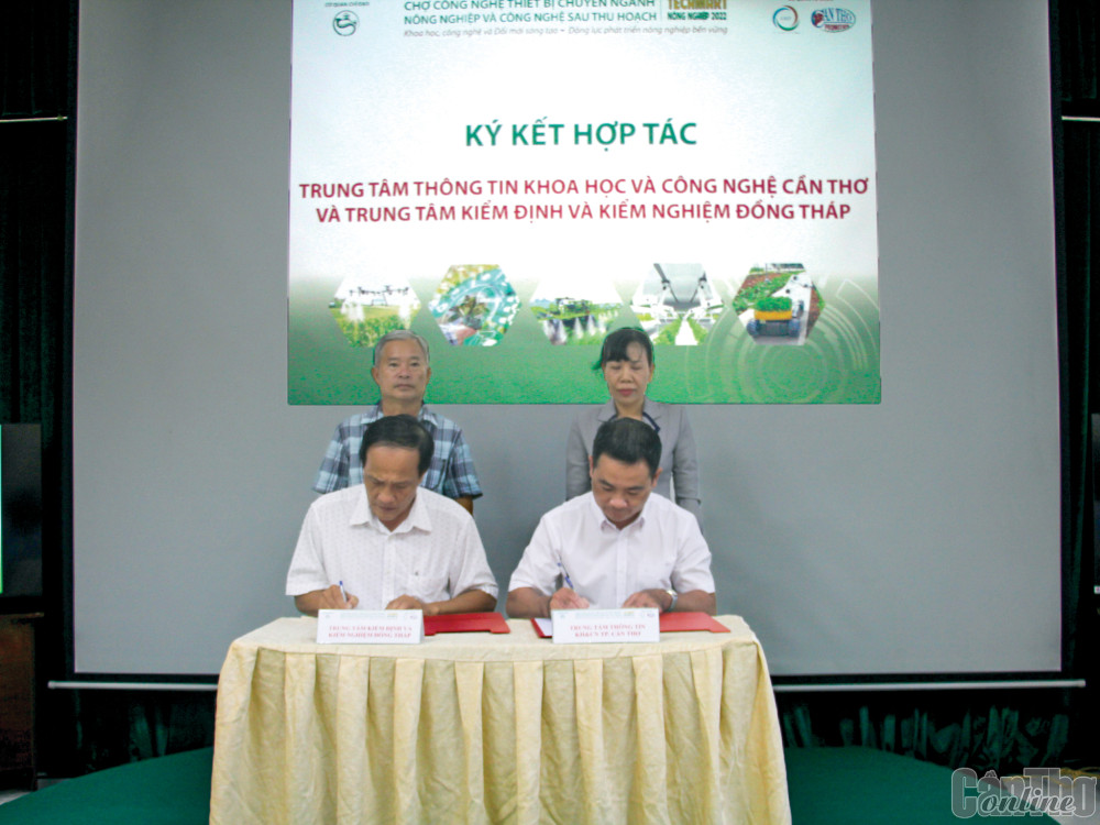Ký kết hợp tác giữa Trung tâm Thông tin khoa học công nghệ TP Cần Thơ và Trung tâm Kiểm định và Kiểm nghiệm tỉnh Đồng Tháp trong khuôn khổ hội thảo.