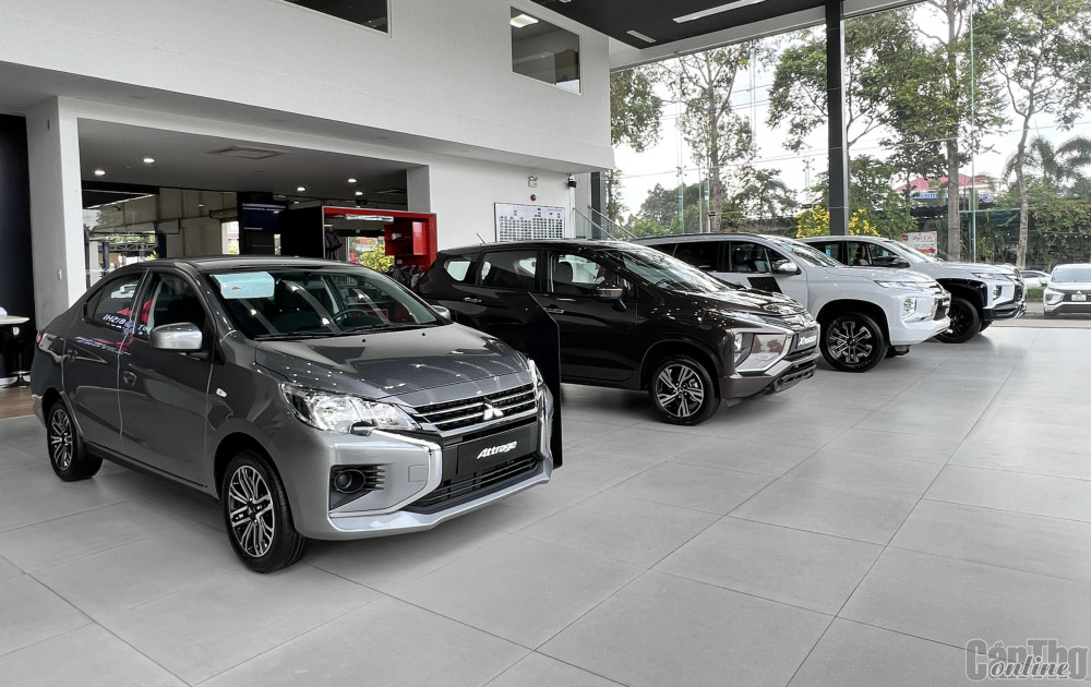 Các mẫu xe Mitsubishi được trưng bày tại showroom của Công ty TNHH Ô tô G-Stars.
