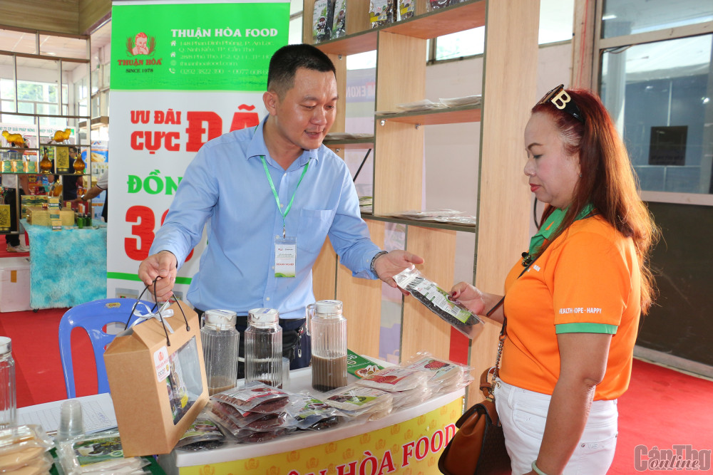 Kết nối giao thương để tiêu thụ sản phẩm đặc sản địa phương,