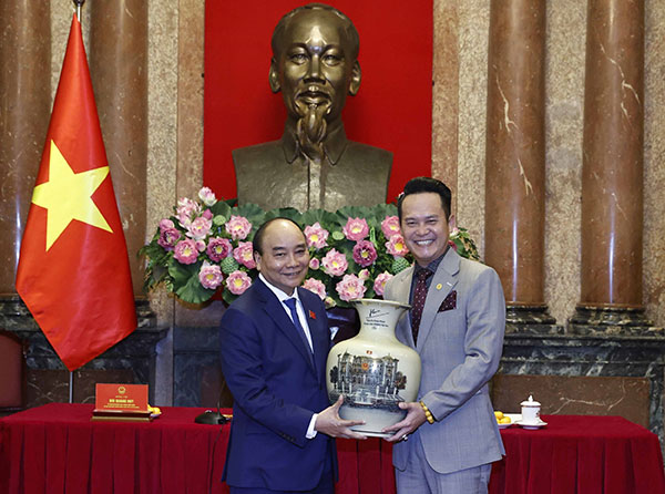 Chủ tịch nước Nguyễn Xuân Phúc gặp mặt Đoàn đại biểu Doanh nhân Sao đỏ