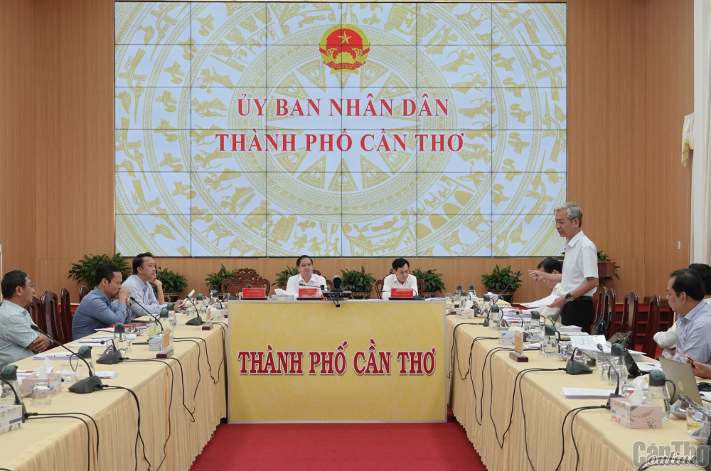 UBND thành phố thông qua các nội dung trình tại kỳ họp HĐND thành phố