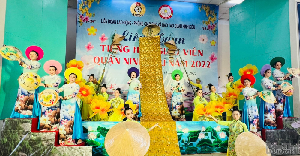 Tiếng hát yêu đời, yêu nghề