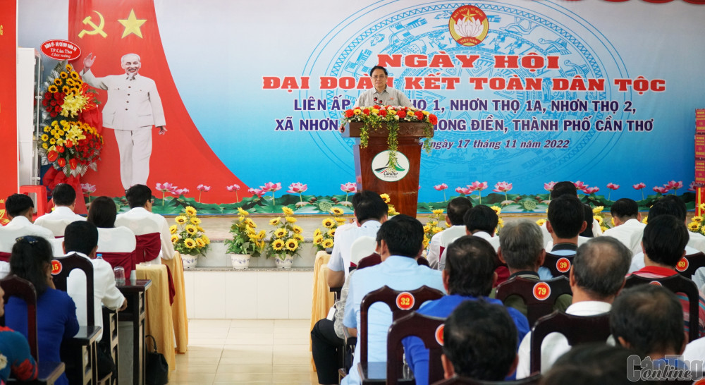 Thủ tướng Chính phủ Phạm Minh Chính phát biểu chỉ đạo tại Ngày hội ĐĐK toàn dân tộc ở xã Nhơn Ái. Ảnh: ANH DŨNG