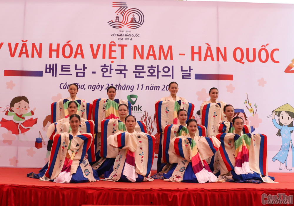 Họp mặt kỷ niệm 30 năm thiết lập quan hệ ngoại giao giữa Việt Nam và Hàn Quốc