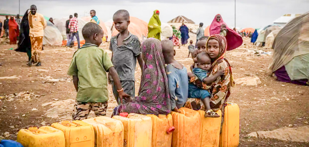 Khoảng 900.000 người Somalia bị ảnh hưởng bởi hạn hán đang sống tại những vùng nằm dưới sự kiểm soát của nhóm Al Shabab và không tiếp cận được viện trợ. Ảnh: Guardian