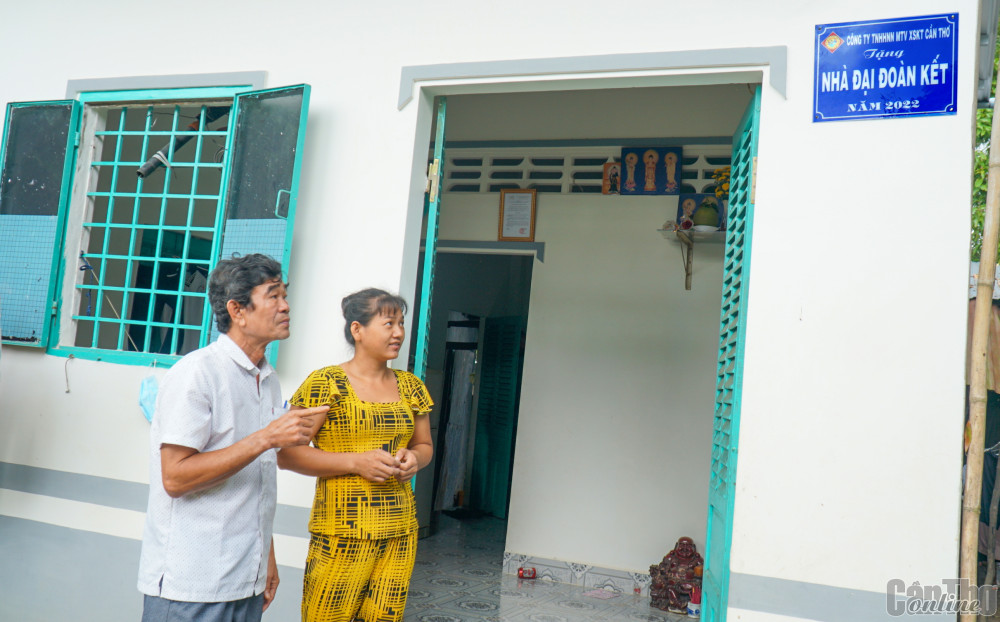 Chị Phạm Thị Hoa, hộ nghèo, được hỗ trợ xây nhà Đại đoàn kết và thoát nghèo cuối năm 2022.