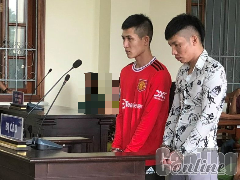 Hồ Quang Tài và Lê Nghĩa Tình tại phiên tòa sơ thẩm.
