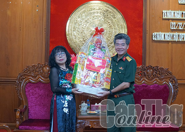 Ban Ðại diện Hội thánh Báp-tít Việt Nam TP Cần Thơ chúc mừng Ngày thành lập Quân đội Nhân dân Việt Nam