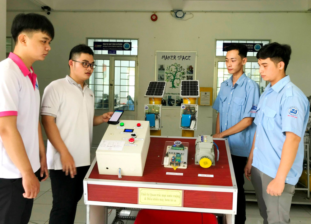 Dự án “Thiết bị quan trắc mực nước ruộng và điều khiển máy bơm từ xa” của nhóm sinh viên Trường ĐH Trà Vinh.