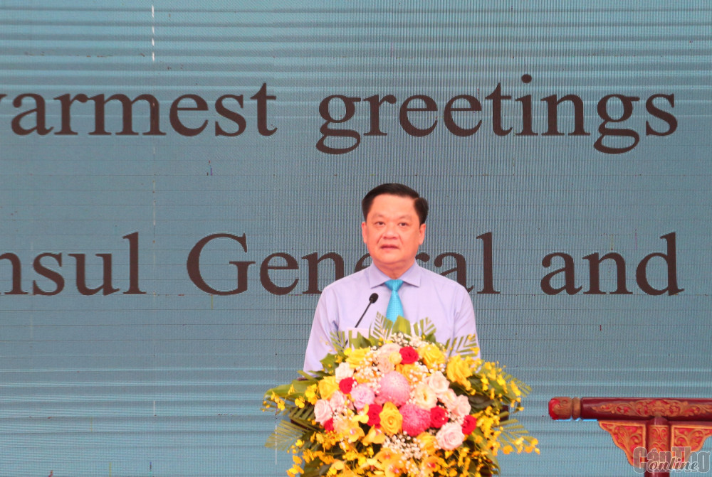 Ông Dương Tấn Hiển, Phó Chủ tịch Thường trực UBND TP Cần Thơ phát biểu khai mạc sự kiện. Ảnh: N.H