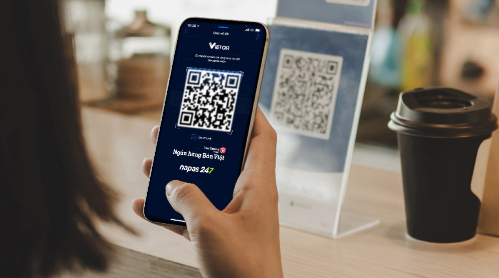 Thanh toán qua QR Code là hình thức phổ biến hiện nay, không sử dụng tiền mặt.