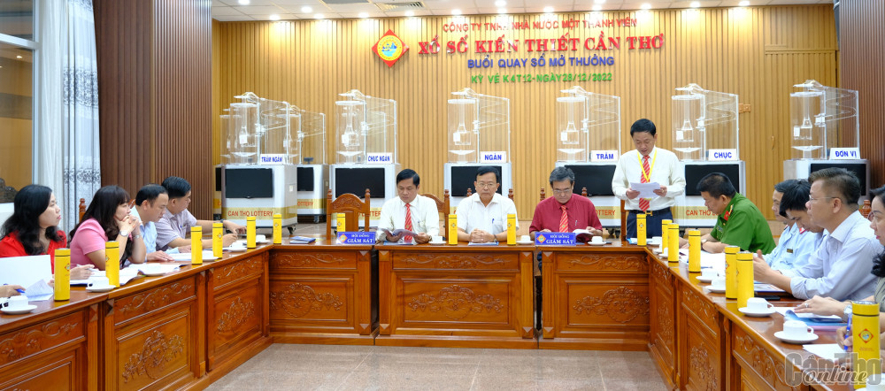 Quang cảnh buổi làm việc.
