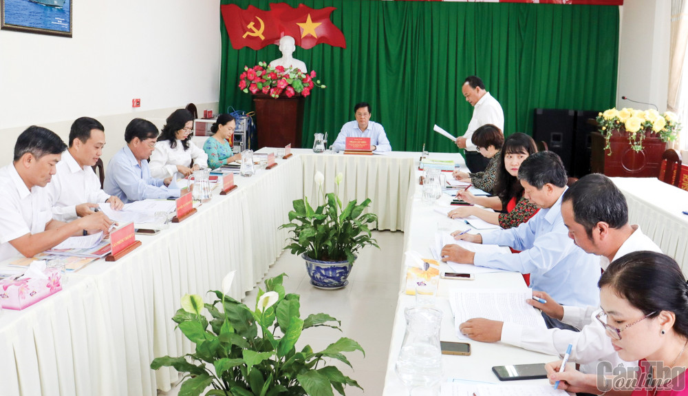 Nâng cao trình độ, năng lực, trách nhiệm của cán bộ tuyên giáo các cấp Lãnh đạo Ban Tuyên giáo Thành ủy trình bày kiểm điểm công tác lãnh đạo, chỉ đạo, điều hành thực hiện nhiệm vụ năm 2022.