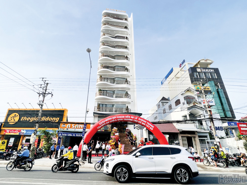 Gia tăng tiện ích, đa dạng sản phẩm bất động sản Tòa nhà An Thới với tổng vốn đầu tư trên 41 tỉ đồng, hoàn thành sau 10 tháng thi công và chính thức khánh thành, đưa vào vận hành từ tháng 12-2022.