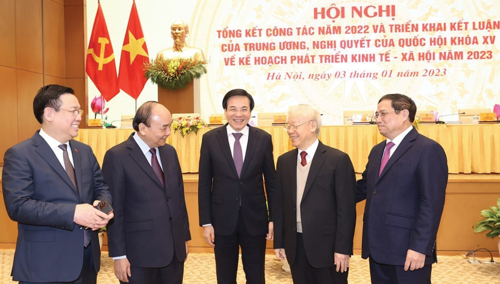 Tổng Bí thư Nguyễn Phú Trọng, Chủ tịch nước Nguyễn Xuân Phúc,Thủ tướng Chính phủ Phạm Minh Chính, Chủ tịch Quốc hội Vương Đình Huệ cùng các đồng chí đại biểu dự hội nghị. Ảnh: TRÍ DŨNG - TTXVN