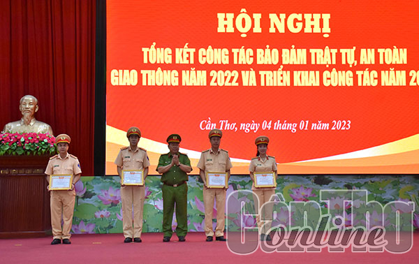 Tăng cường phối hợp với sở, ngành có liên quan trong công tác bảo đảm trật tự an toàn giao thông