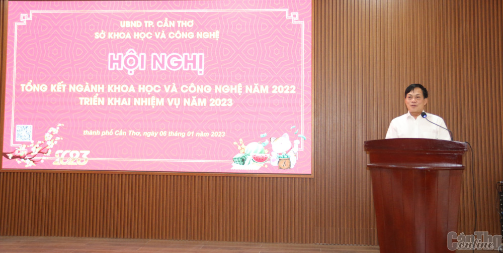 Ông Nguyễn Ngọc Hè, Phó Chủ tịch UBND TP Cần Thơ, phát biểu chỉ đạo tại hội nghị.