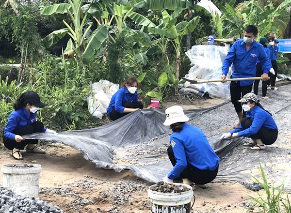 Xung kích tham gia đảm bảo an toàn giao thông