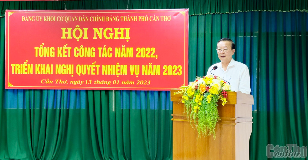 Đồng chí Lê Tân Thủ, Ủy viên Ban Thường vụ, Trưởng Ban Tổ chức Thành ủy phát biểu chỉ đạo tại hội nghị. Ảnh: Anh Khoa