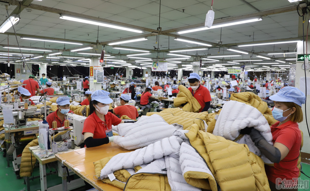 Nỗ lực trả lương, thưởng Tết cho công nhân, người lao động