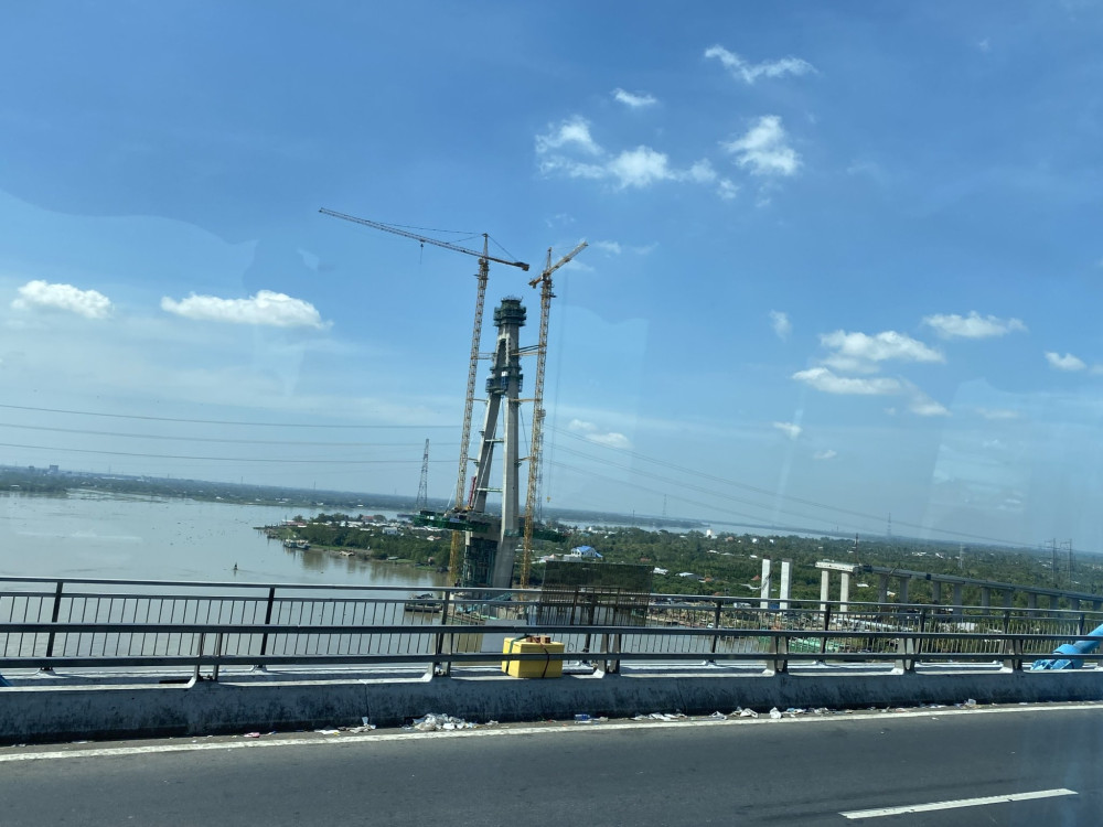 Công tác giải phóng mặt bằng cầu Mỹ Thuận 2 đã hoàn thành; công tác triển khai thi công đến nay đạt 70,73% giá trị các hợp đồng.