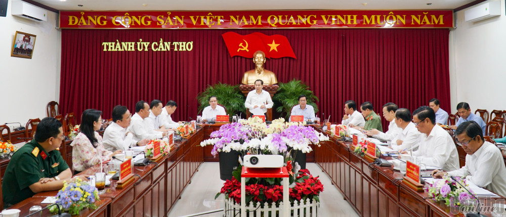 Đồng chí Lê Quang Mạnh phát biểu kết luận và chỉ đạo tại cuộc họp. Ảnh: ANH DŨNG