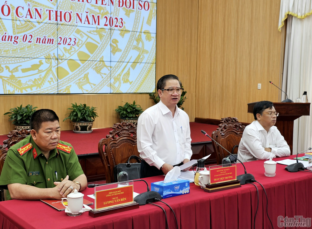 Xem chuyển đổi số là giải pháp quan trọng đẩy nhanh tốc độ phát triển thành phố