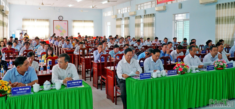 200 cán bộ chủ chốt quận Ô Môn quán triệt chương trình thực hiện các nghị quyết của Ðảng