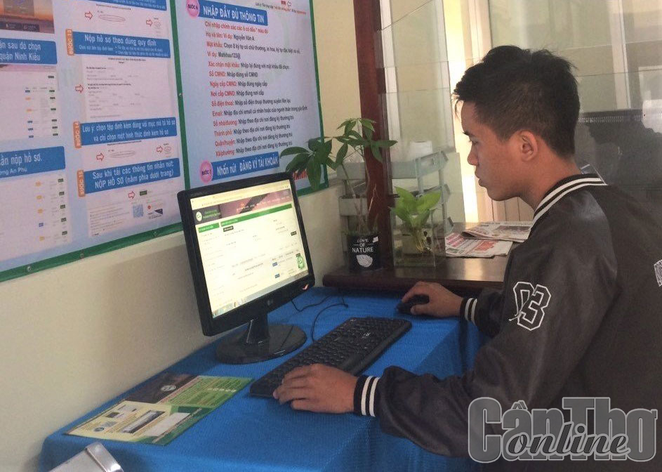 Đẩy mạnh thực hiện dịch vụ công trực tuyến