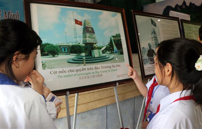Triển lãm lưu động bản đồ và tư liệu về Hoàng Sa, Trường Sa tại Quảng Trị