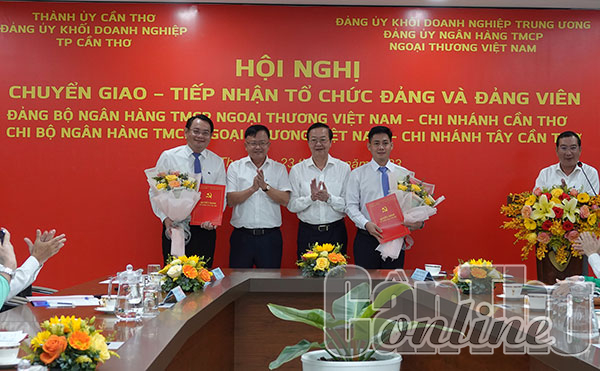 Chuyển giao và tiếp nhận tổ chức đảng, đảng viên Ðảng bộ Ngân hàng TMCP Ðầu tư và phát triển Việt Nam, Ðảng bộ Ngân hàng TMCP Ngoại thương Việt Nam