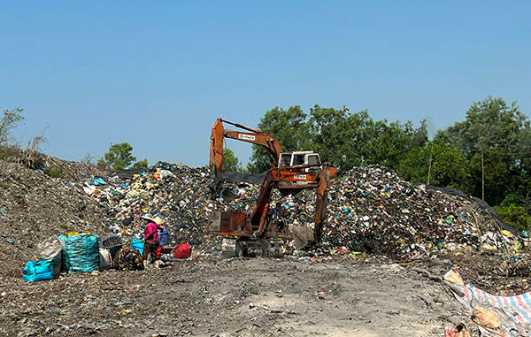 Bãi rác Ðông Thắng bị ô nhiễm