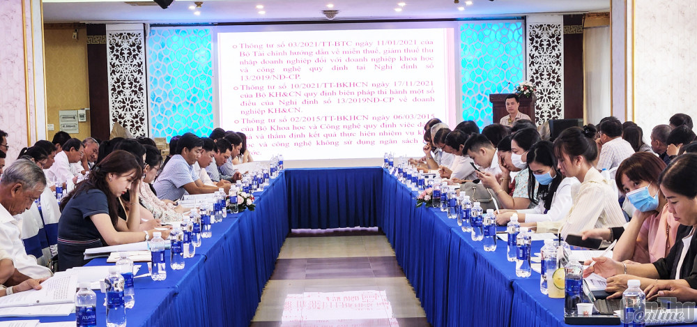 Hướng dẫn thành lập doanh nghiệp, quỹ phát triển khoa học và công nghệ của doanh nghiệp Quang cảnh hội thảo.