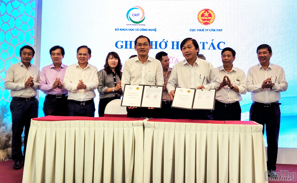 Hướng dẫn thành lập doanh nghiệp, quỹ phát triển khoa học và công nghệ của doanh nghiệp Sở KH&CN TP Cần Thơ ký kết hợp tác với Cục Thuế thành phố.