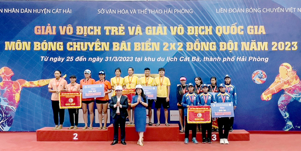 Các VĐV Cần Thơ nhận HCV Giải vô địch trẻ quốc gia. Ảnh: CTV