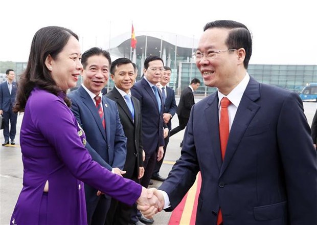 President Vo Van Thuong leaves for official visit to Laos