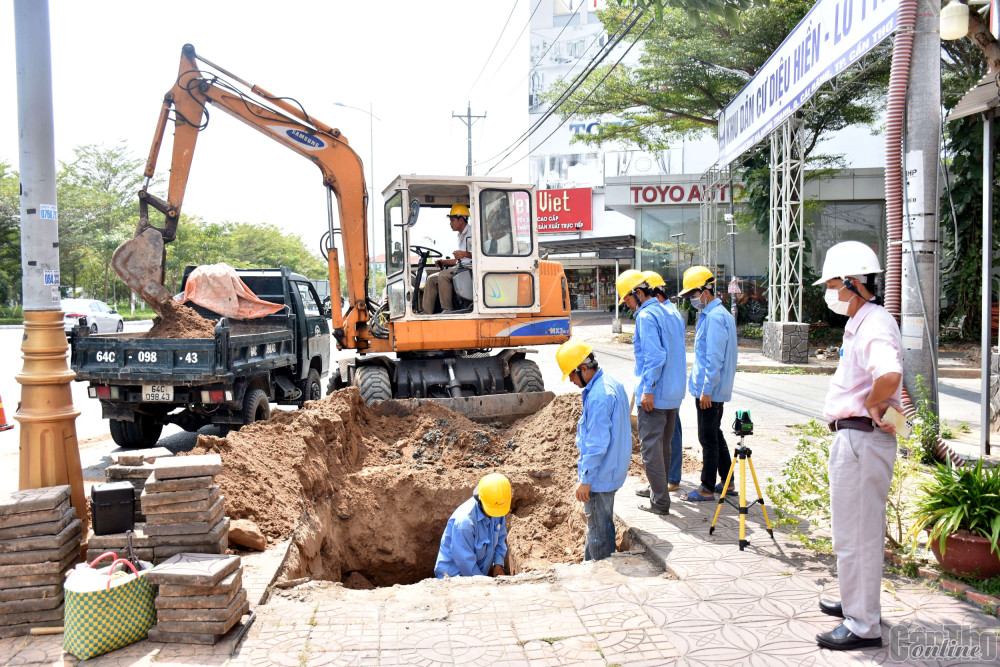 Lắp đèn tín hiệu giao thông trên đường Võ Nguyên Giáp
