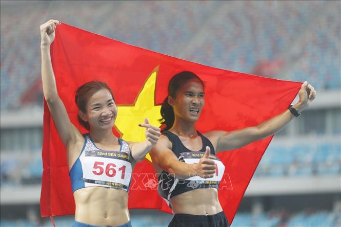 VĐV Nguyễn Thị Oanh bảo vệ thành công HCV nội dung chạy vượt rào 3000m nữ tại SEA Games 32. Ảnh: Minh Quyết-TTXVN