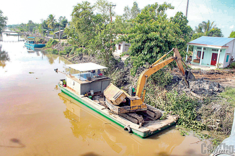 Đầu tư cơ sở hạ tầng nông nghiệp, ứng phó khô hạn, xâm nhập mặn 