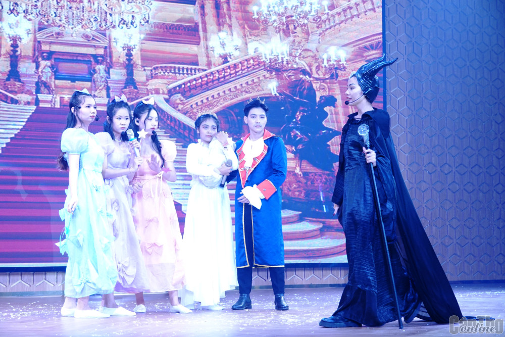 Vở kịch "Nàng công chúa ngủ trong rừng" đoạt giải Nhất.