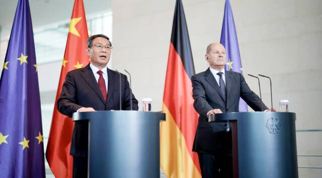 Thủ tướng Trung Quốc Lý Cường (trái) và người đồng cấp Đức Olaf Scholz tại cuộc họp báo ngày 20-6. Ảnh: AP