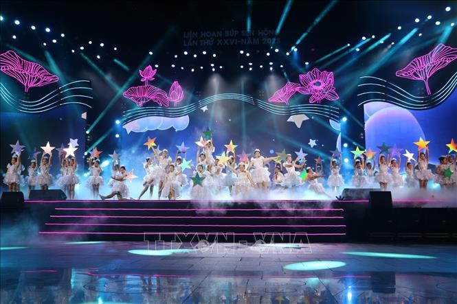 Khai mạc Liên hoan thiếu nhi Búp sen hồng khu vực phía Nam lần thứ XXVI Các tiết mục văn nghệ lễ tại khai mạc Liên hoan Búp sen hồng lần thứ 26 khu vực phía Nam, tại tỉnh Sóc Trăng. Ảnh: Tuấn Phi-TTXVN