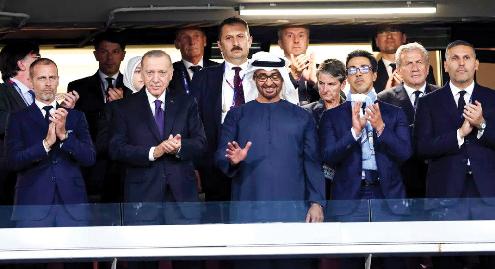 Tổng thống Erdogan (thứ hai, từ trái sang) cùng các quan chức cấp cao theo dõi trận chung kết Champions League vừa rồi. Ảnh: Getty Images