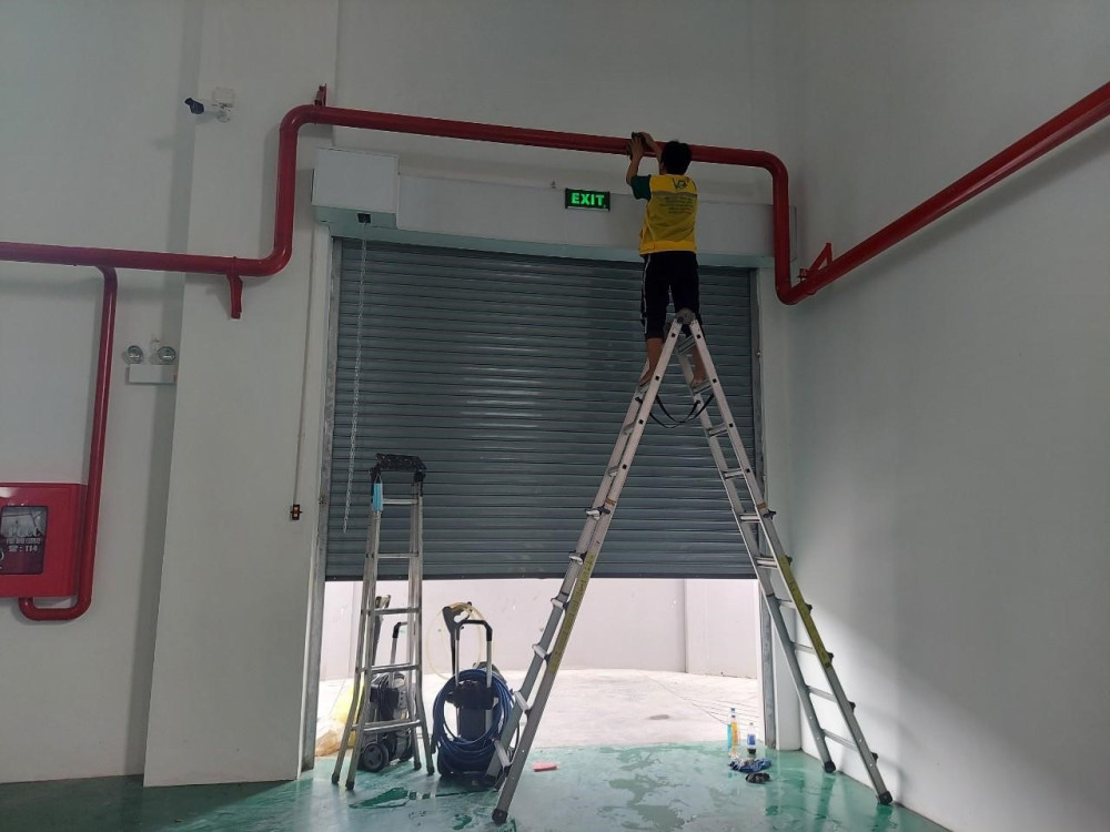 Tại sao nên chọn dịch vụ vệ sinh nhà xưởng của công ty Vệ Sinh Nhà 247?