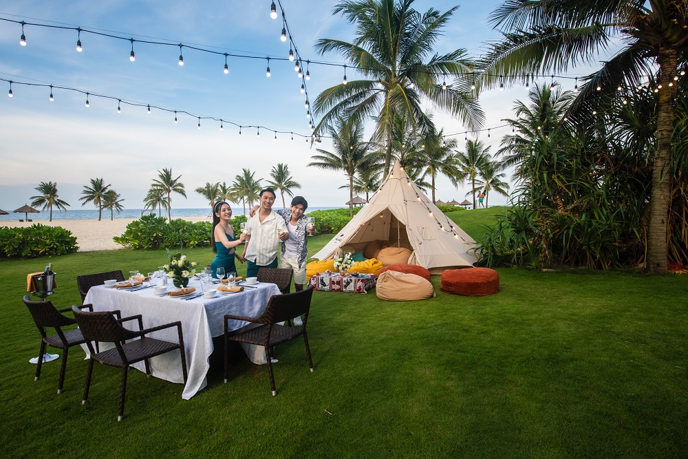 Có gì trong tấm vé quyền năng gặp Charlie Puth tại 8Wonder?