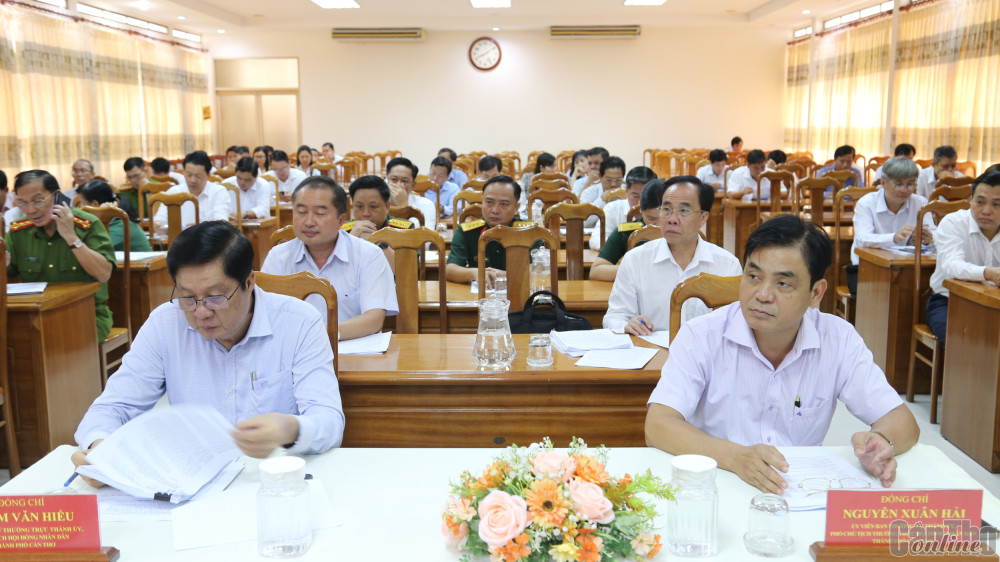 Các đại biểu dự hội nghị. Ảnh: S.H