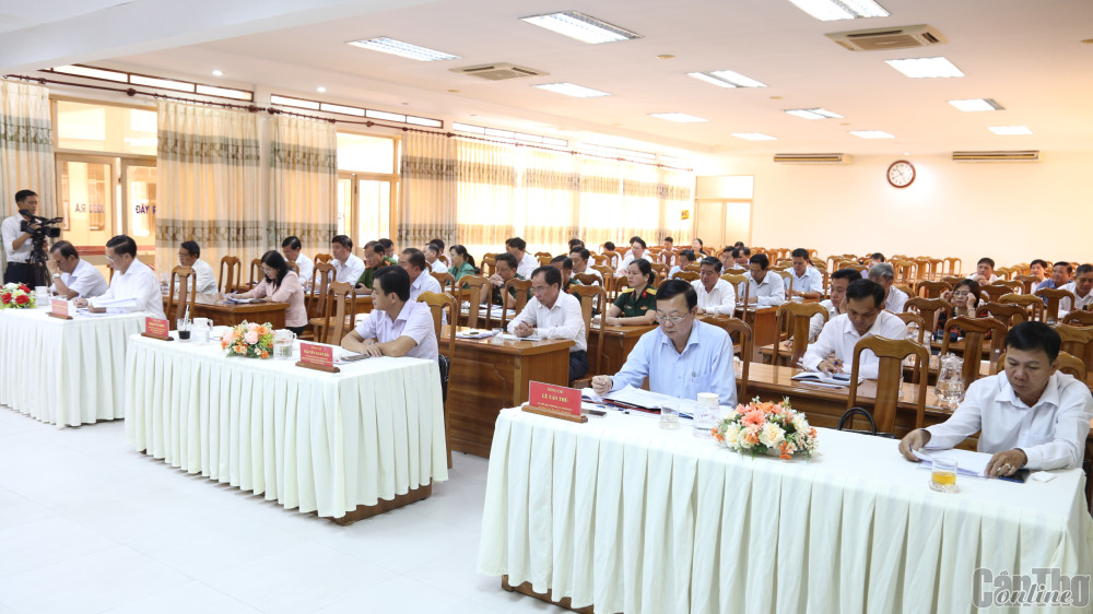 Các đại biểu dự hội nghị. Ảnh: S.H